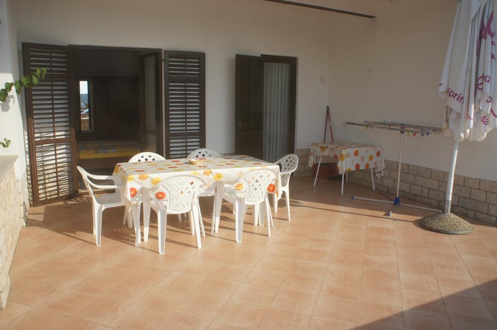 Suran Apartments Pula Zimmer foto