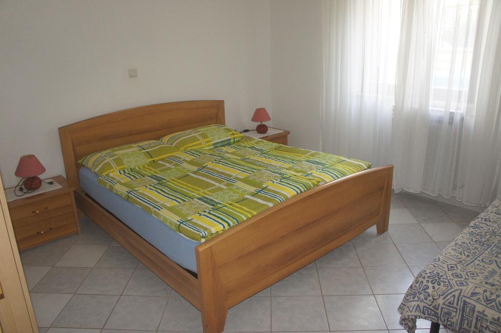 Suran Apartments Pula Zimmer foto